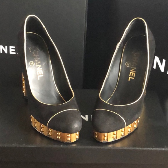 Chanel Pumps - Picture 2 of 4